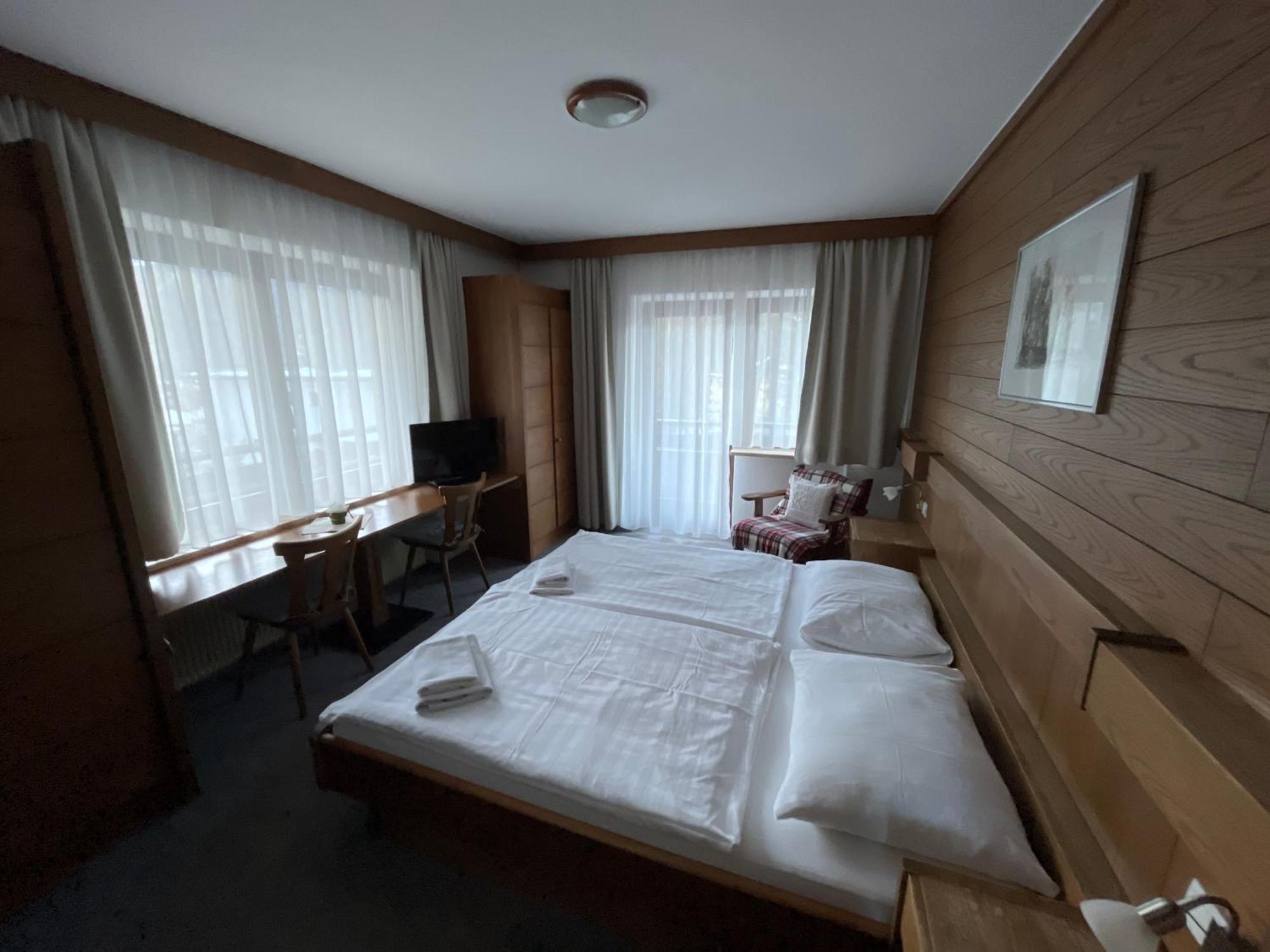 Pension Alpina Obsteig Bagian luar foto
